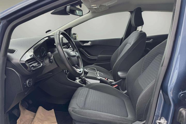 Blå Ford Fiesta fra 2019