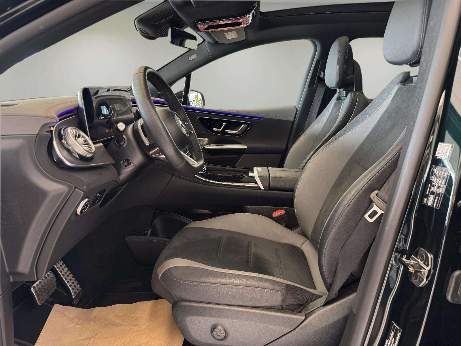 Grøn Mercedes EQE350 SUV fra 2025