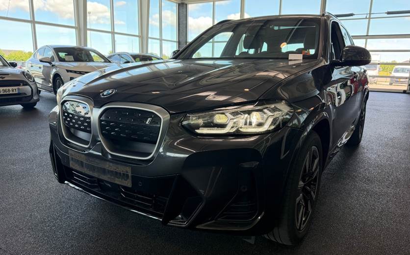 BMW iX3 Charged M-Sport