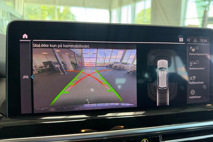 Grå BMW iX3 fra 2023