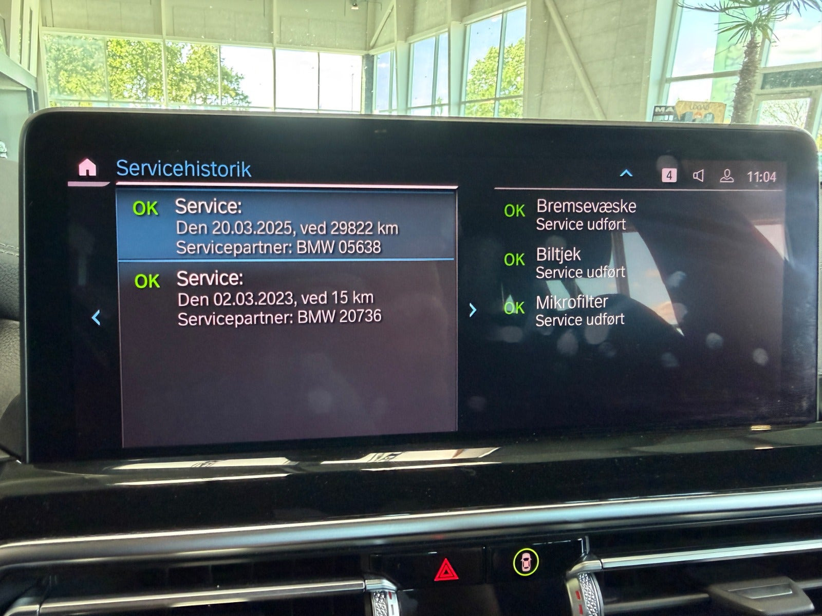 Grå BMW iX3 fra 2023