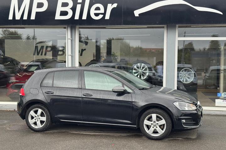 Sort VW Golf VII fra 2014