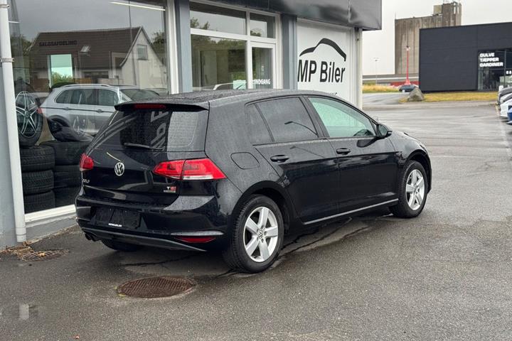 Sort VW Golf VII fra 2014