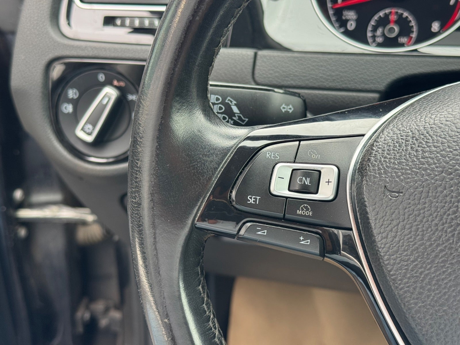 Sort VW Golf VII fra 2014