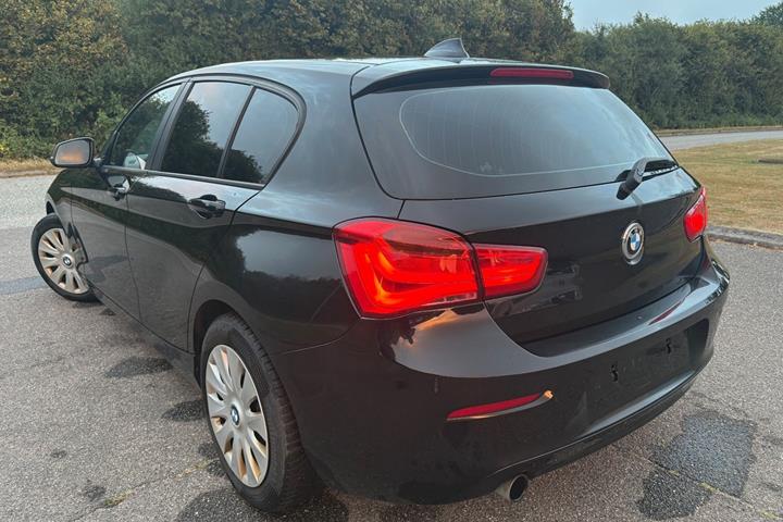 Sort BMW 118d fra 2017