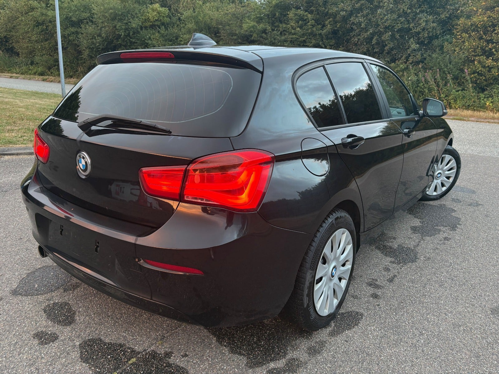 Sort BMW 118d fra 2017