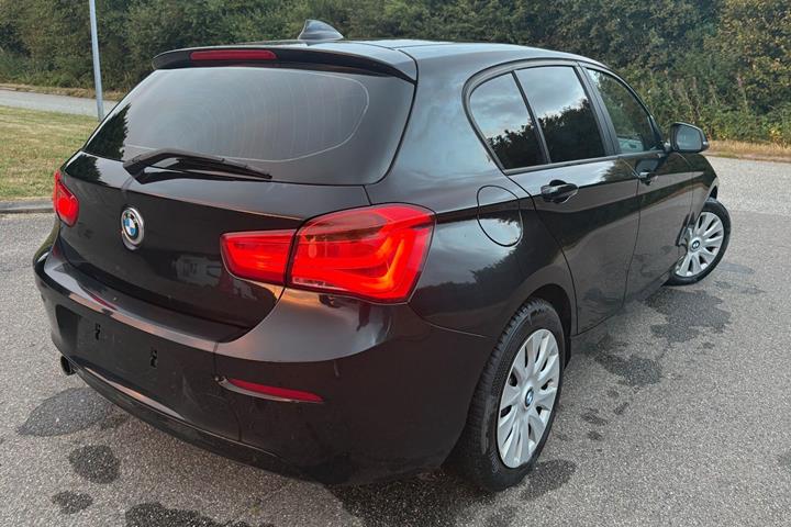 Sort BMW 118d fra 2017