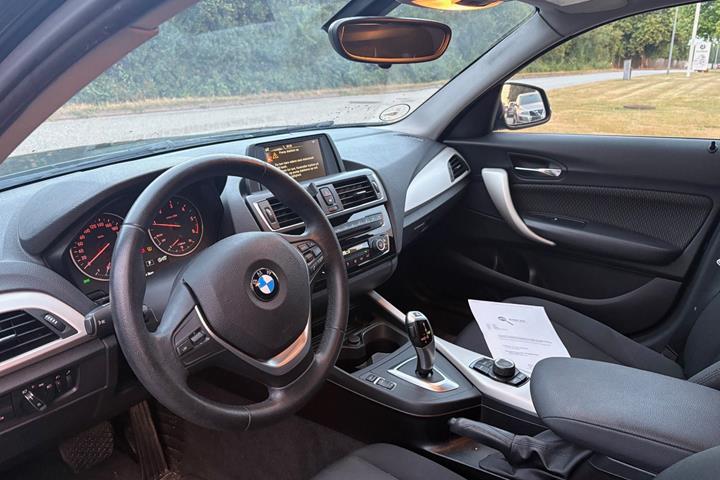 Sort BMW 118d fra 2017