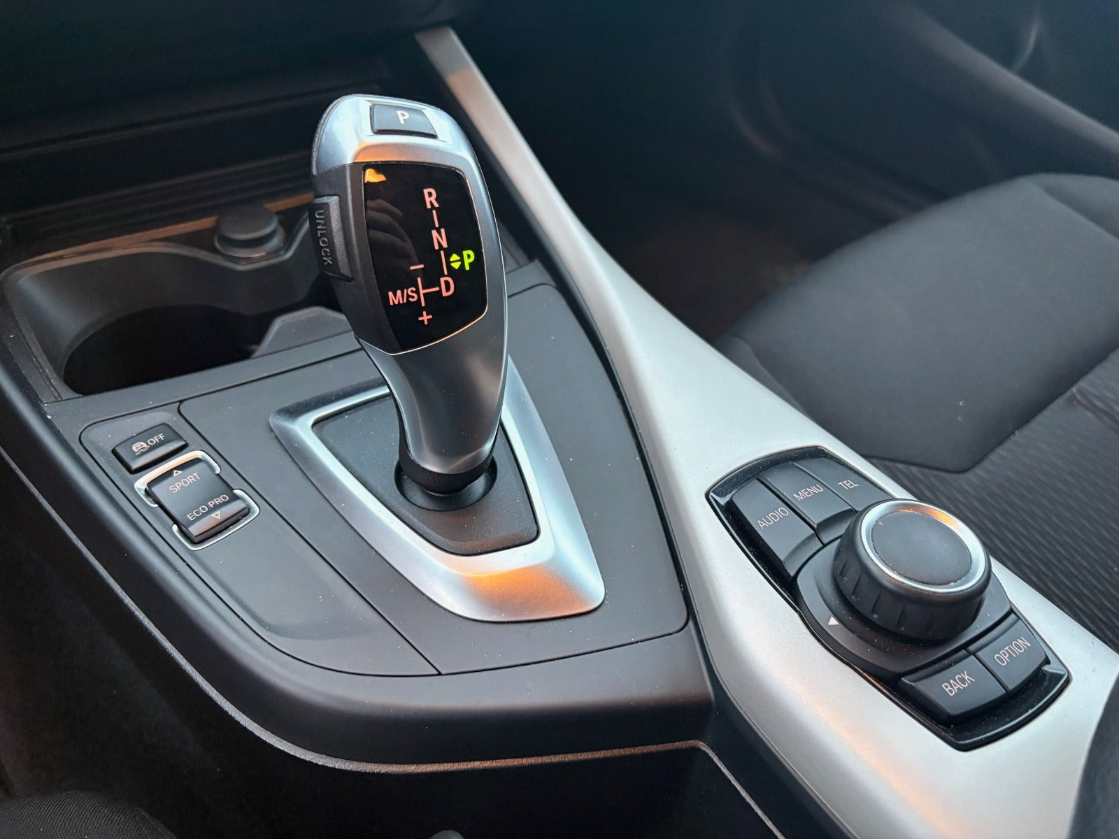 Sort BMW 118d fra 2017