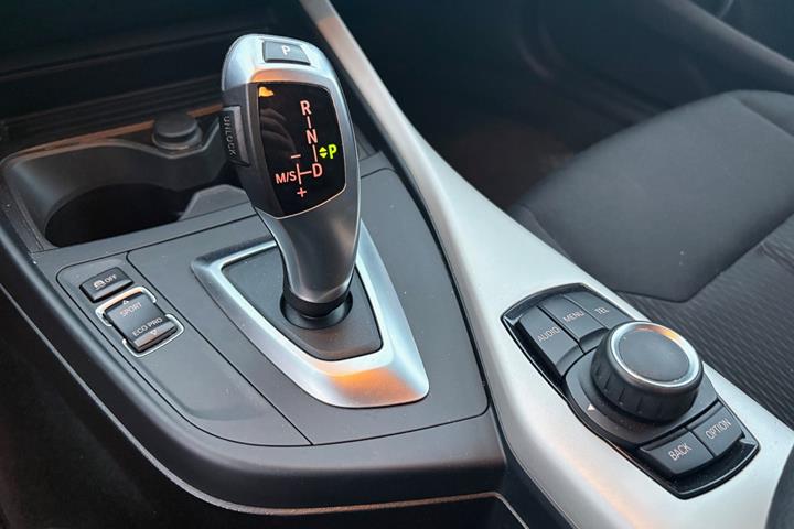 Sort BMW 118d fra 2017