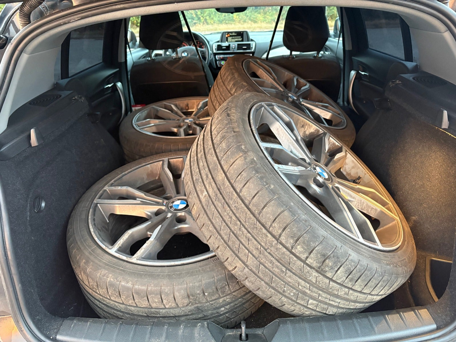 Sort BMW 118d fra 2017