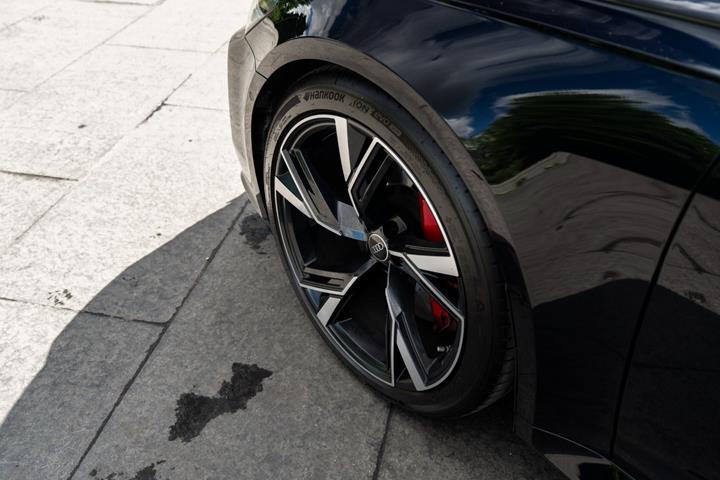 Sort Audi RS6 fra 2021