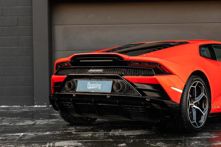Orange Lamborghini Huracan fra 2019