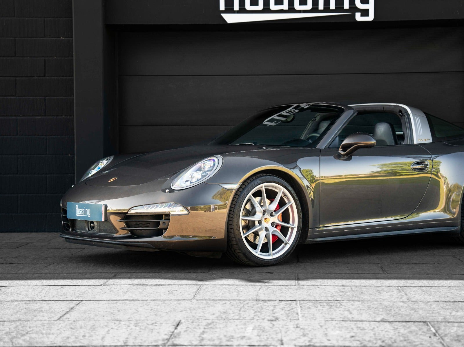 Grå Porsche 911 Targa 4S fra 2014