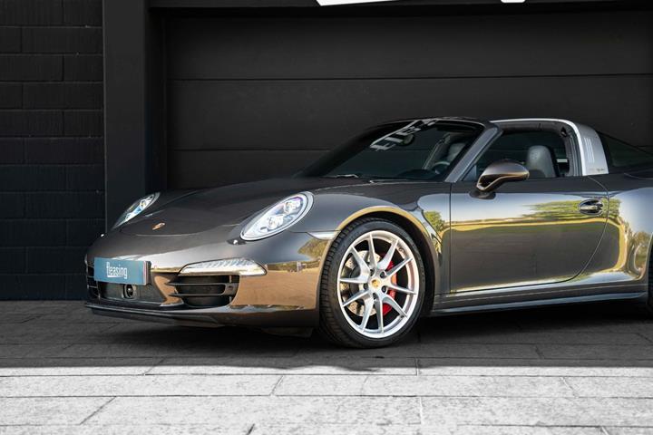 Grå Porsche 911 Targa 4S fra 2014