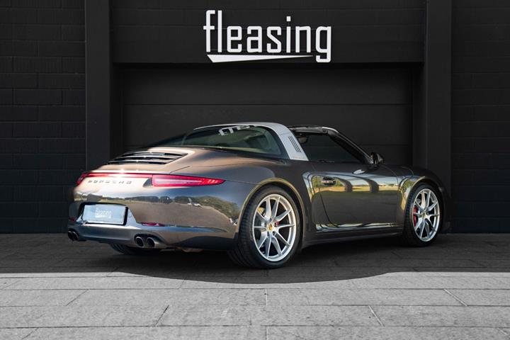 Grå Porsche 911 Targa 4S fra 2014