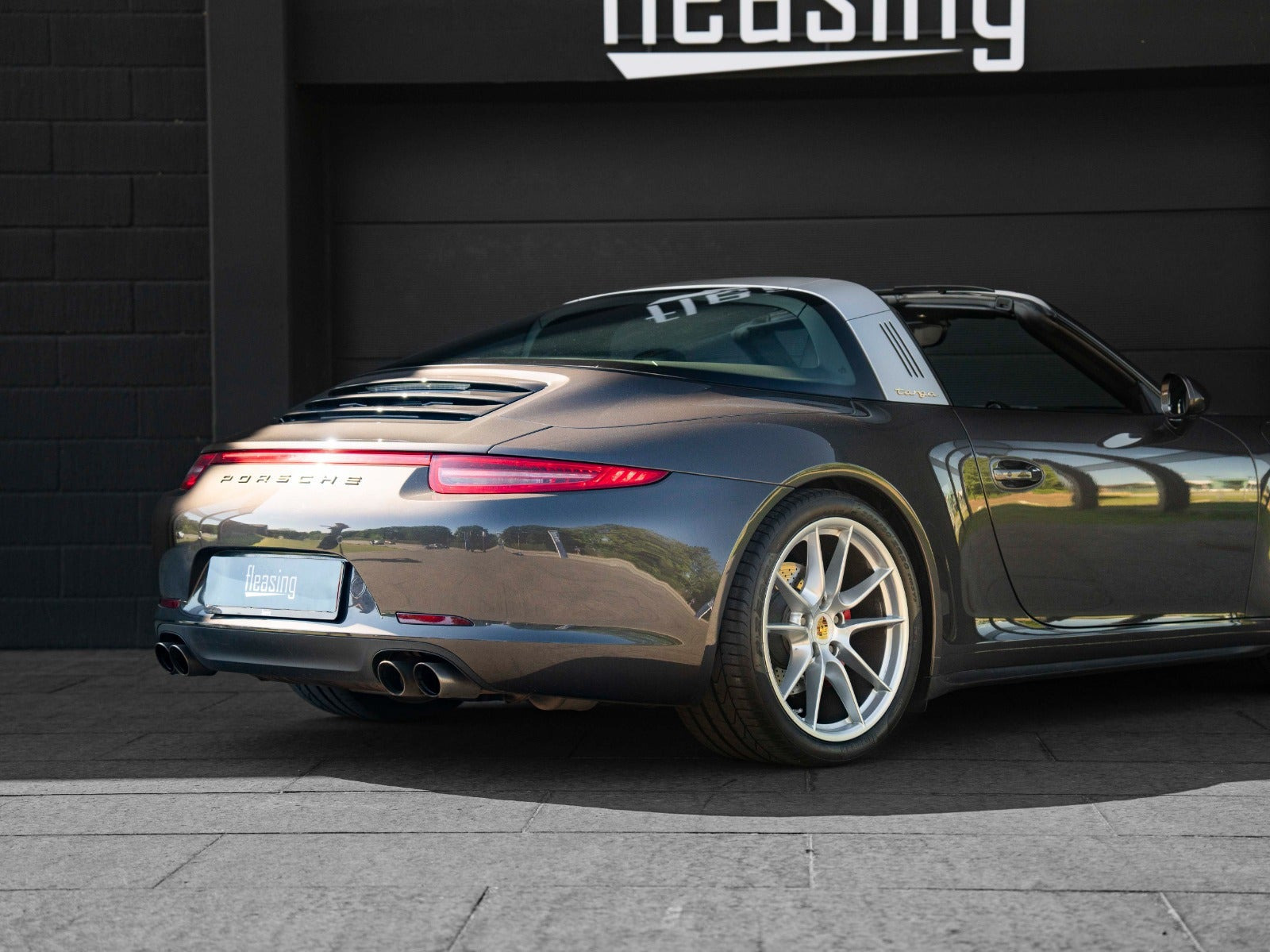 Grå Porsche 911 Targa 4S fra 2014