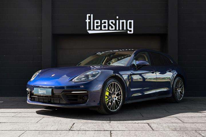 Blå Porsche Panamera 4 fra 2021