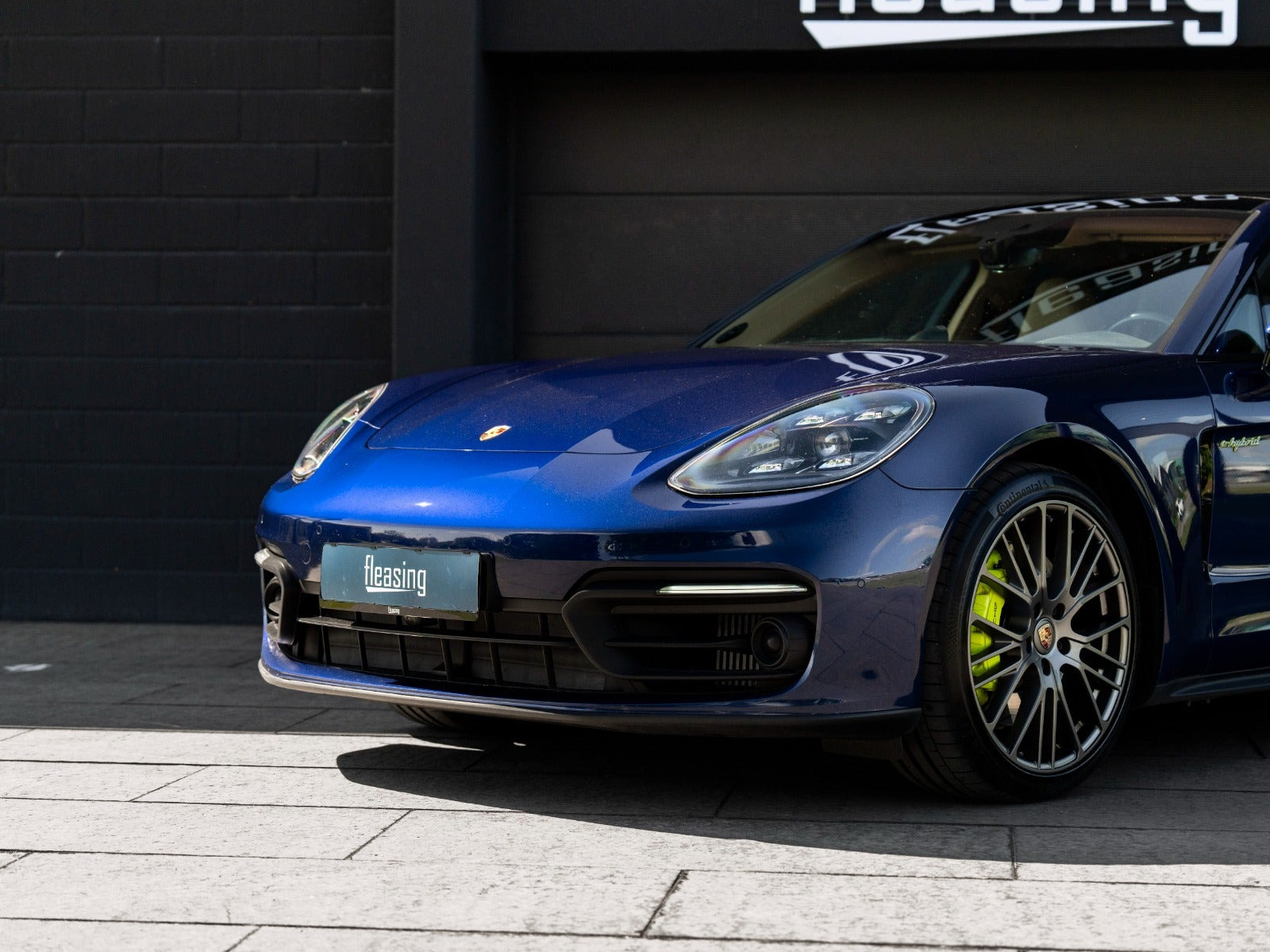Blå Porsche Panamera 4 fra 2021