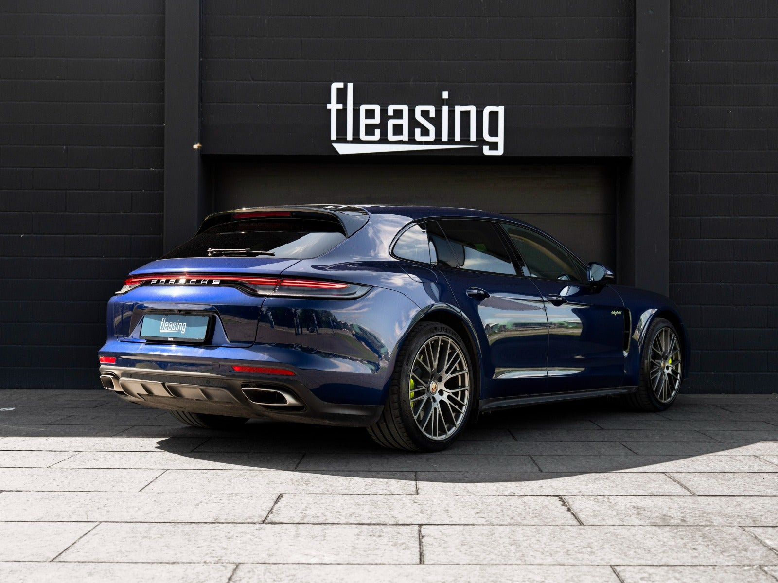 Blå Porsche Panamera 4 fra 2021