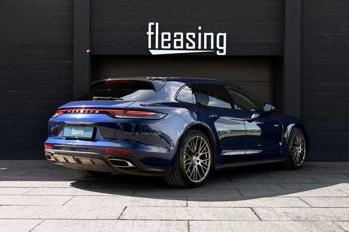 Blå Porsche Panamera 4 fra 2021