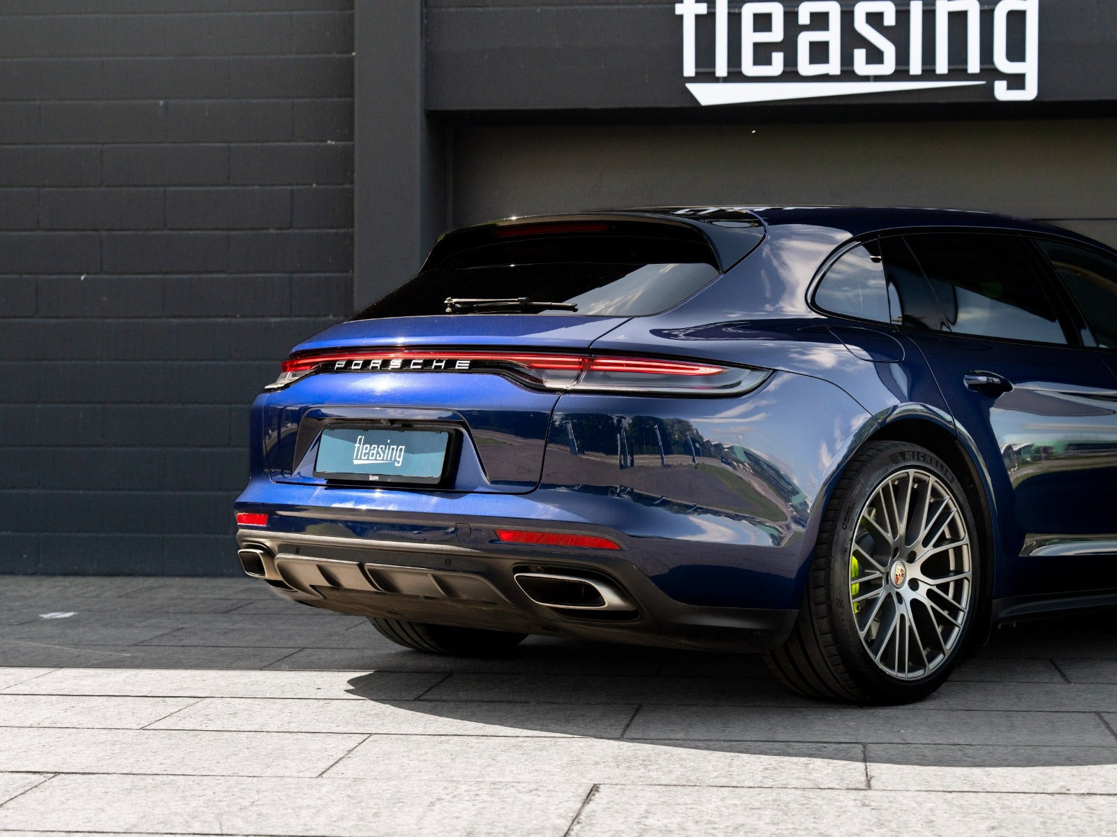 Blå Porsche Panamera 4 fra 2021