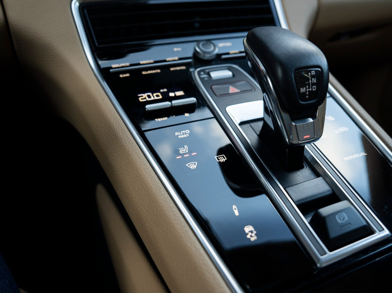 Blå Porsche Panamera 4 fra 2021
