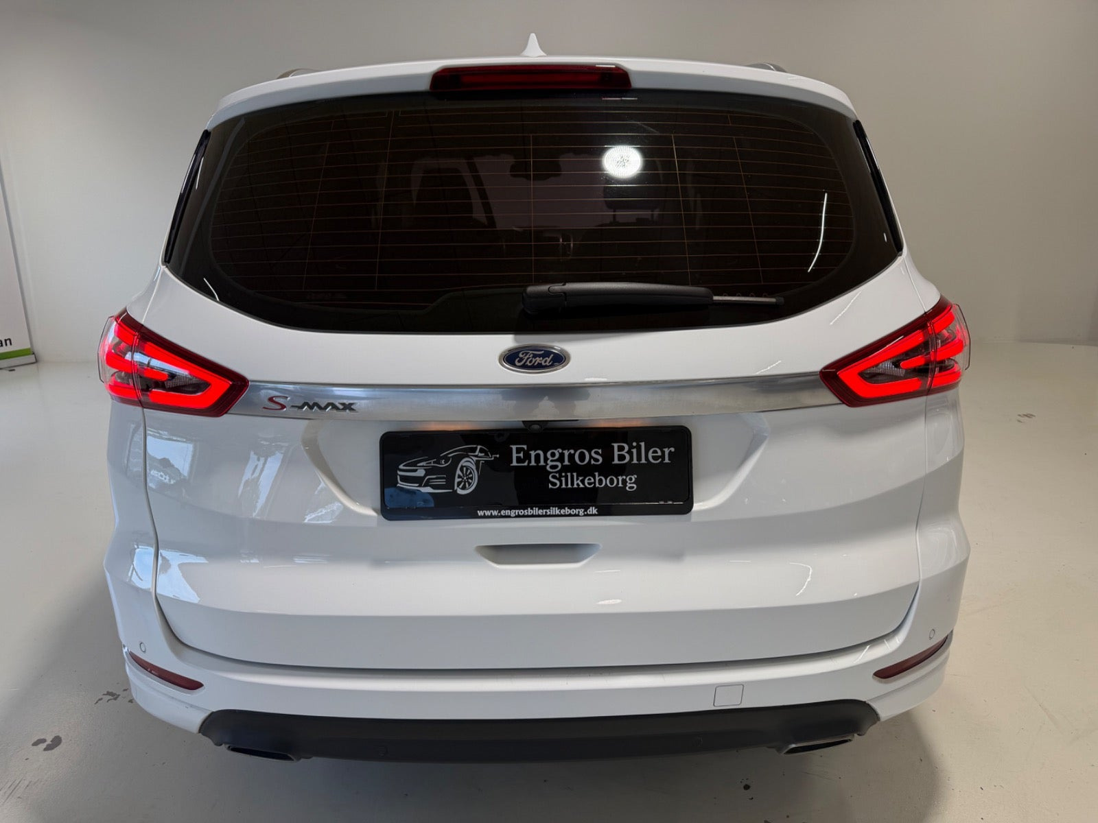 Hvid Ford S-MAX fra 2022
