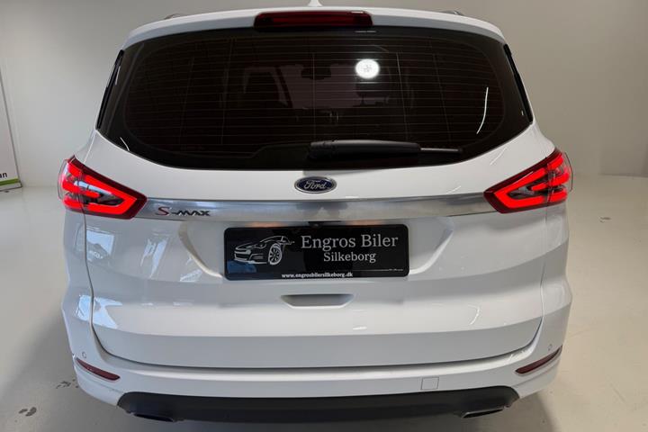 Hvid Ford S-MAX fra 2022