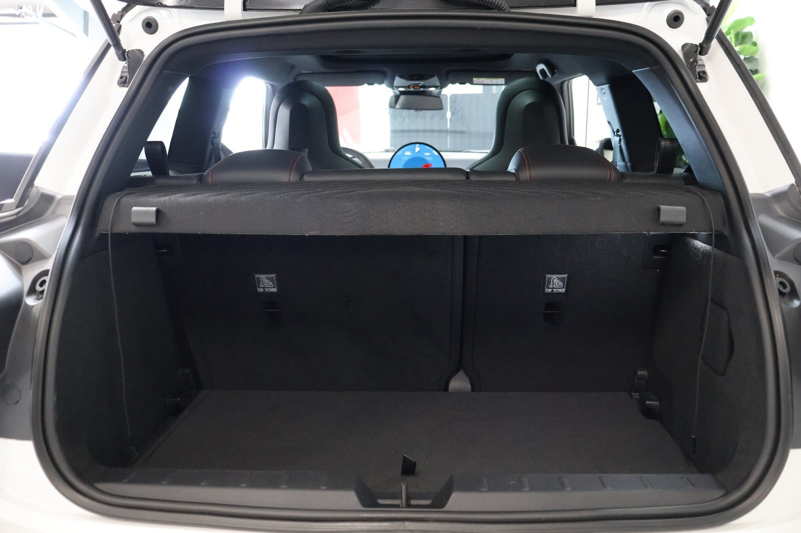 Hvid Mini Cooper SE fra 2024