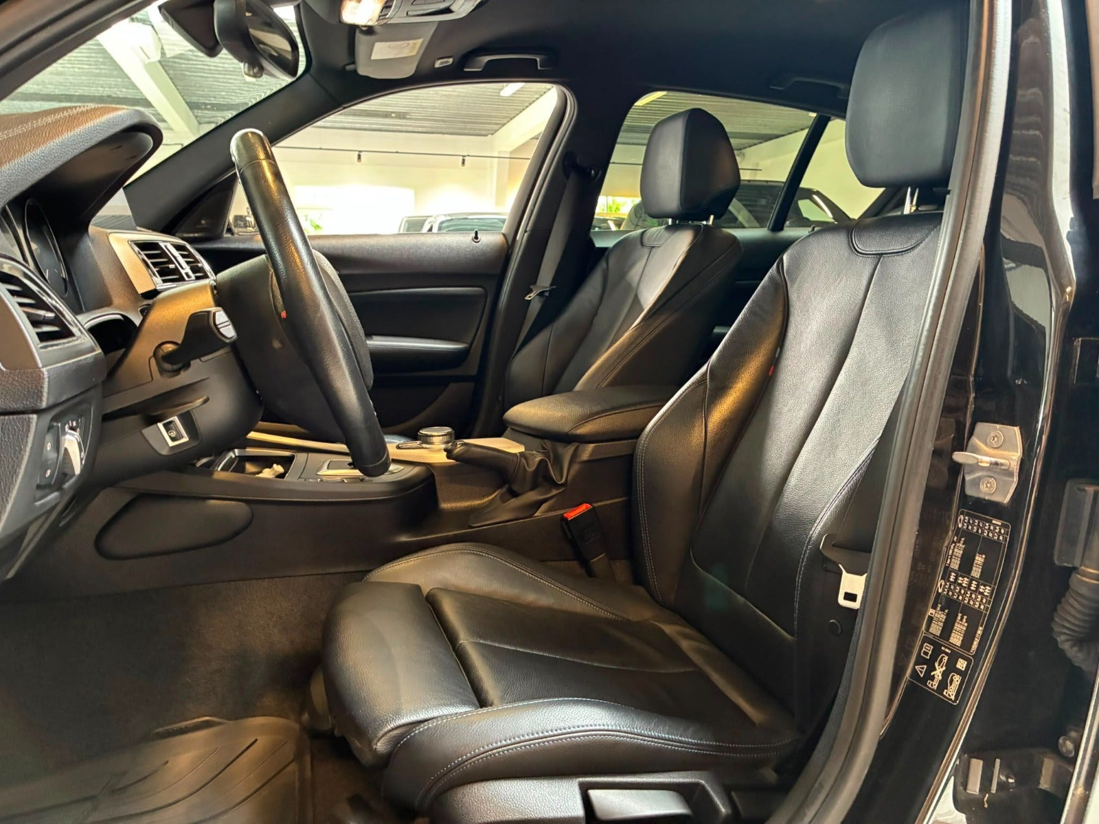 Sort BMW 120d fra 2018
