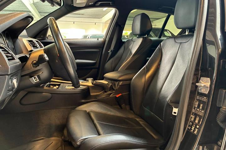 Sort BMW 120d fra 2018