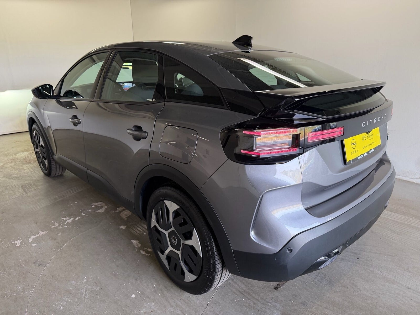 Grå Citroën ë-C4 fra 2025