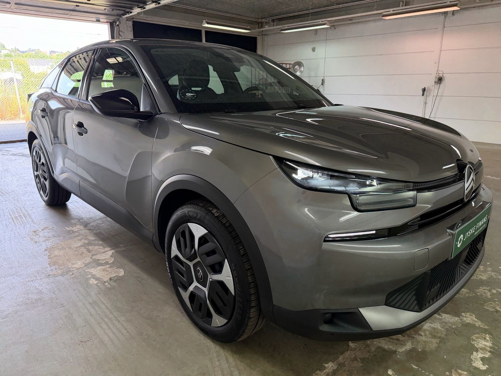 Grå Citroën ë-C4 fra 2025