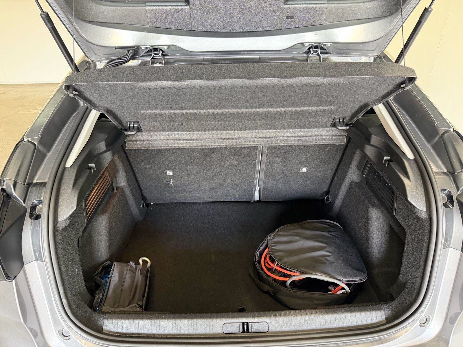 Grå Citroën ë-C4 fra 2025