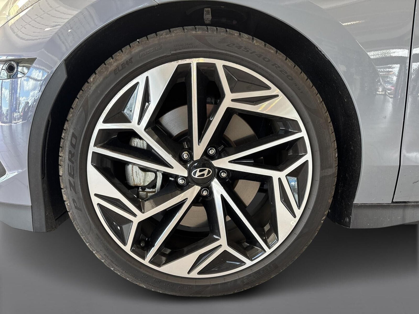 Grå Hyundai Ioniq 6 fra 2025