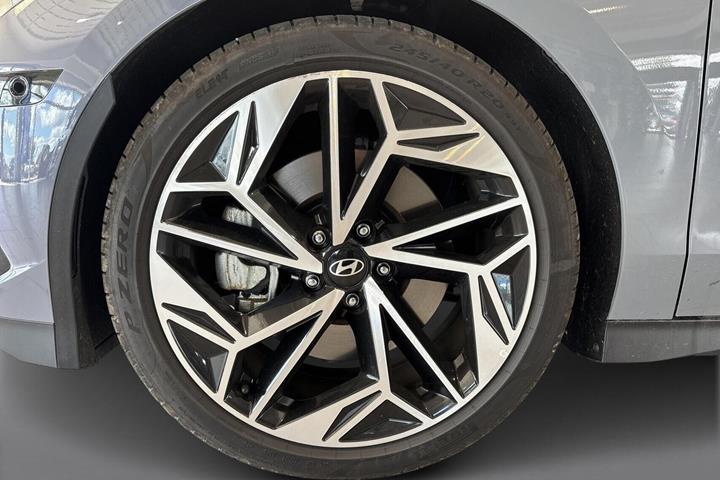 Grå Hyundai Ioniq 6 fra 2025