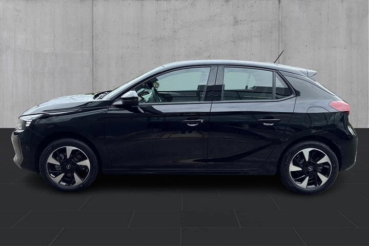 Sort Opel Corsa-e fra 2024