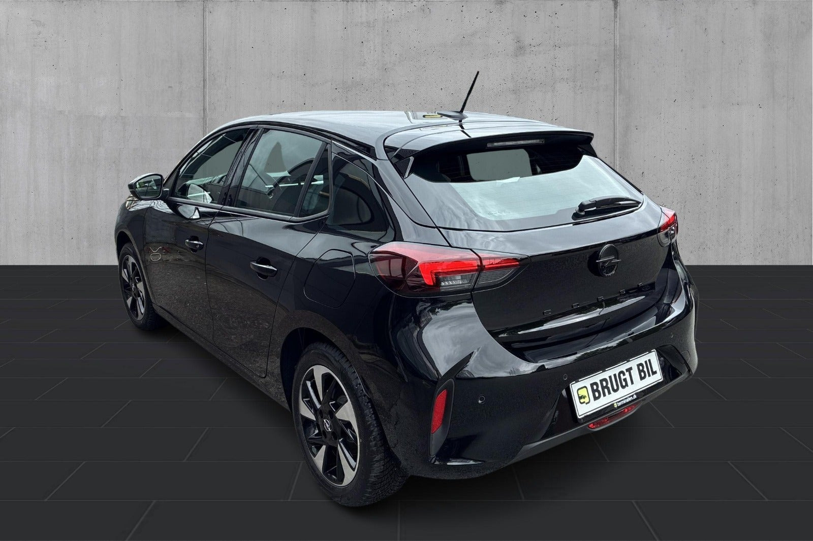 Sort Opel Corsa-e fra 2024