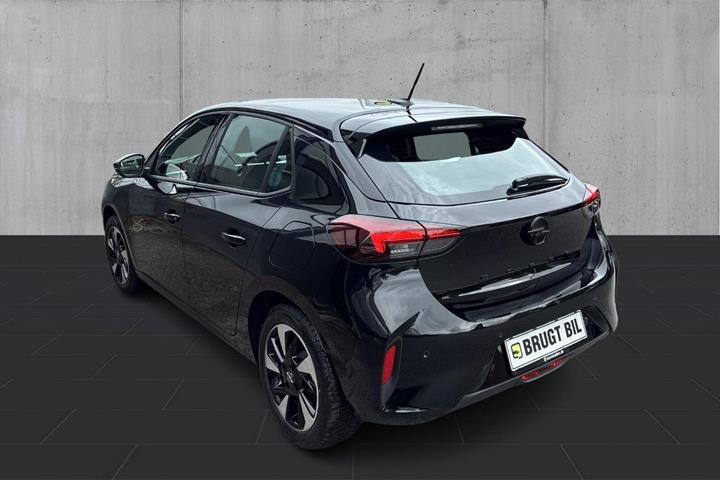 Sort Opel Corsa-e fra 2024