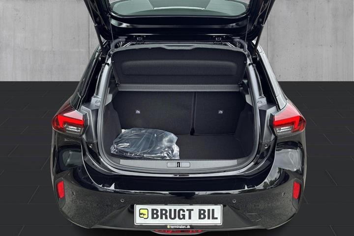 Sort Opel Corsa-e fra 2024