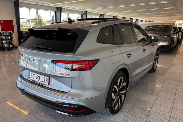 Sølv Skoda Enyaq fra 2025