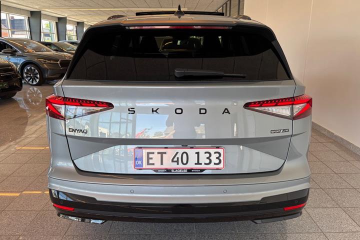 Sølv Skoda Enyaq fra 2025