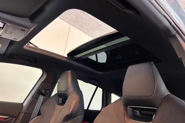 Sølv Skoda Enyaq fra 2025