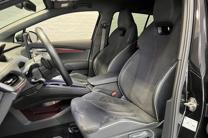 Sort Skoda Elroq fra 2025