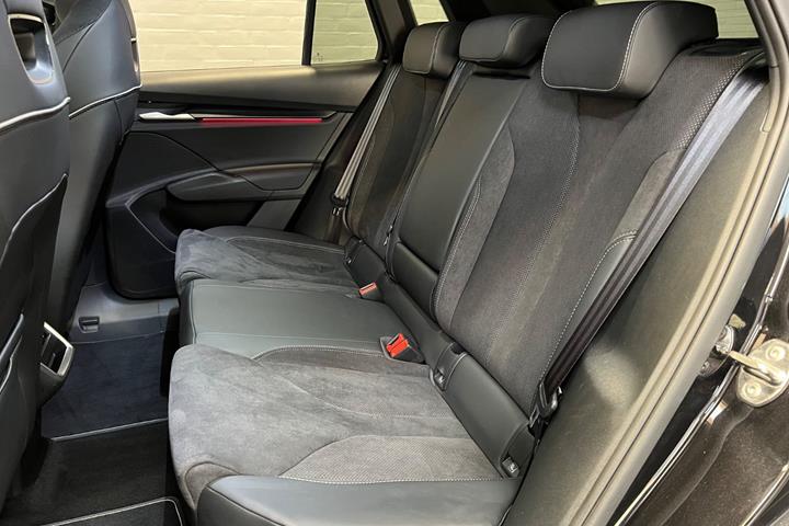 Sort Skoda Elroq fra 2025