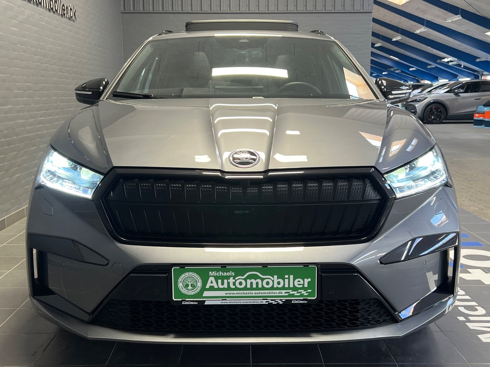 Grå Skoda Enyaq fra 2025