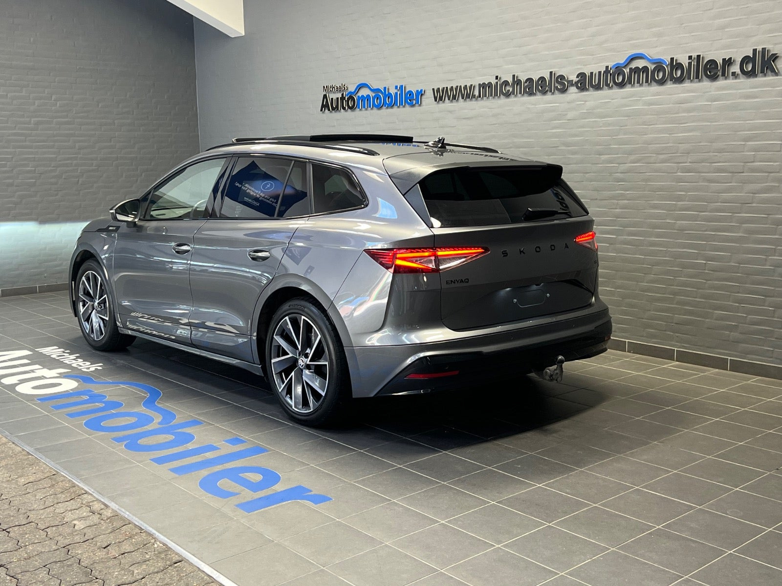 Grå Skoda Enyaq fra 2025