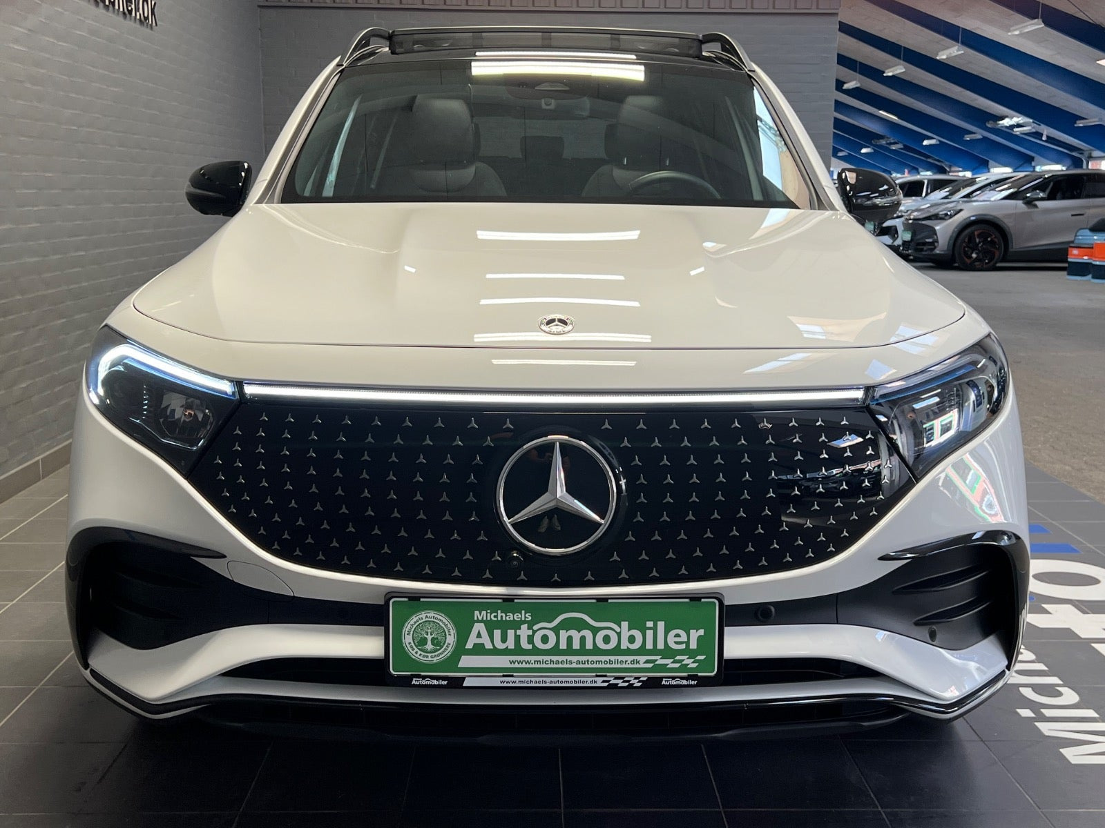Hvid Mercedes EQB250+ fra 2025