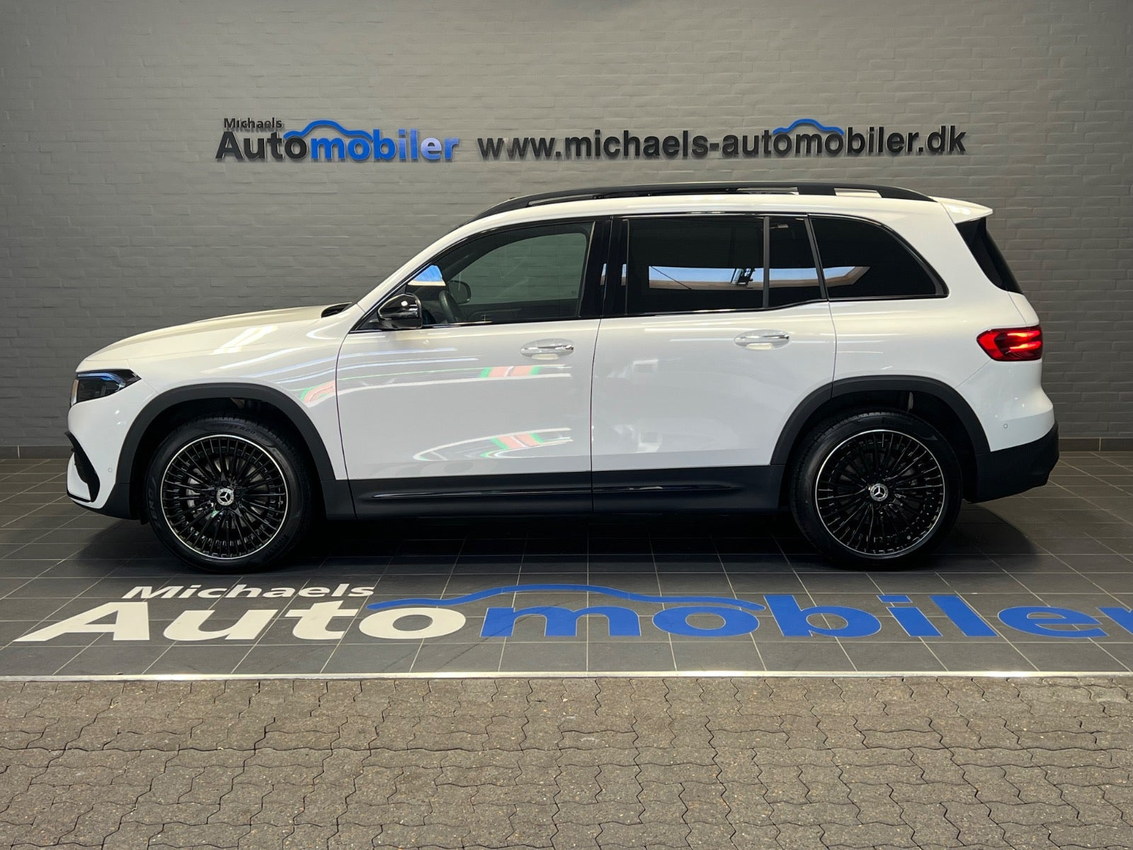 Hvid Mercedes EQB250+ fra 2025